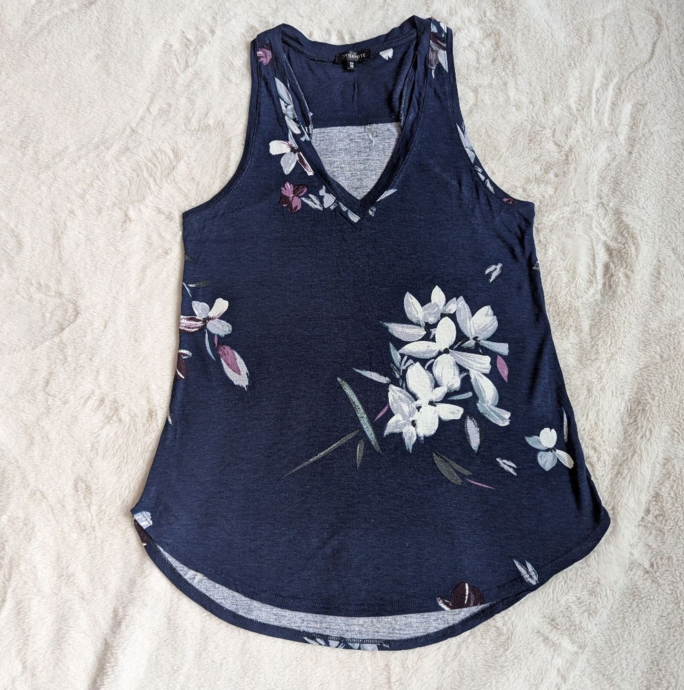 Dynamite V-Neck Tank Top, sz S
